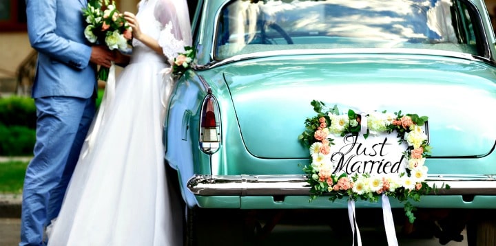 just married sign on car